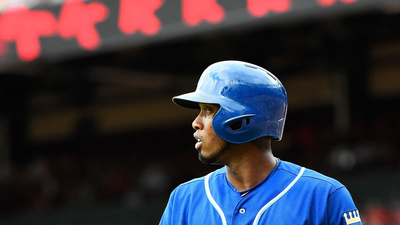 Failure to capitalize, touch of bad luck burn Royals in St. Louis
